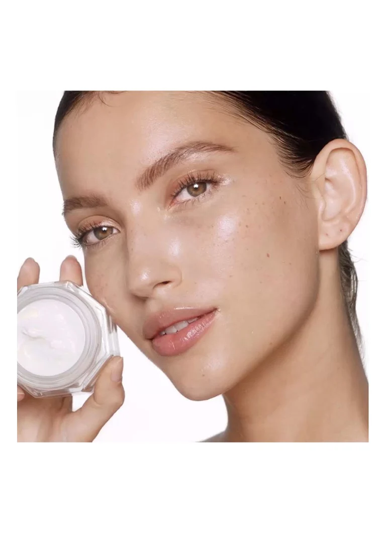 Charlotte Tilbury Charlotte's Magic Cream SPF 15 -täyttöpakkaus - kosteuttava päivävoide