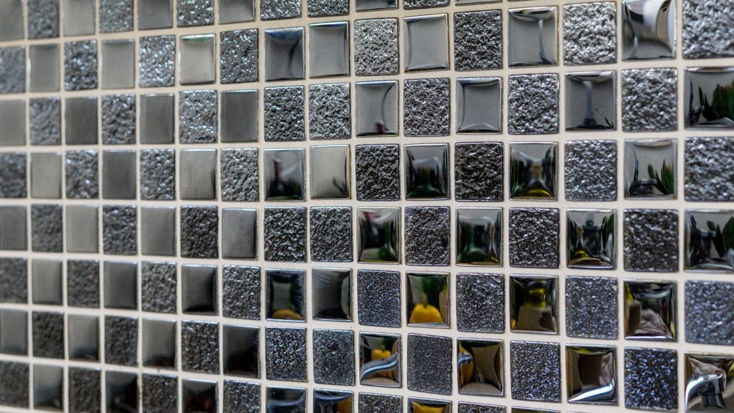Mosani Mosaikfliesen Glasmosaik Crystal Mosaikfliesen schwarz glänzend / 10 Matten