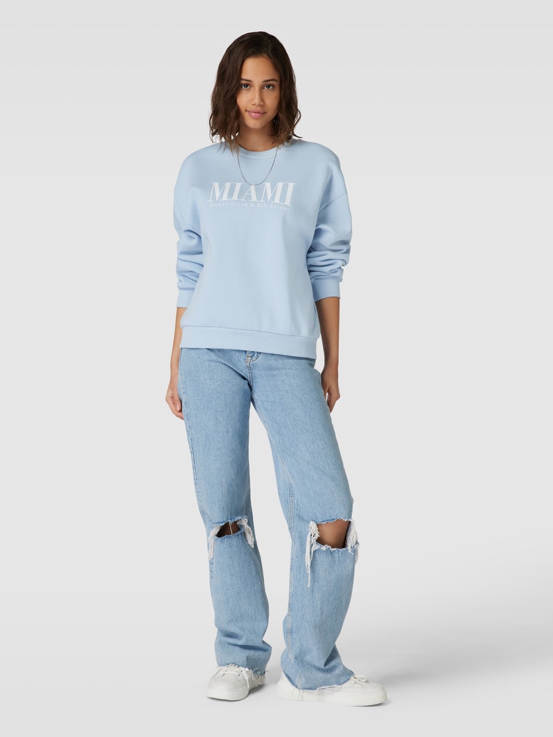 Sweatshirt mit Label-Print Modell 'Riley' in hellblau