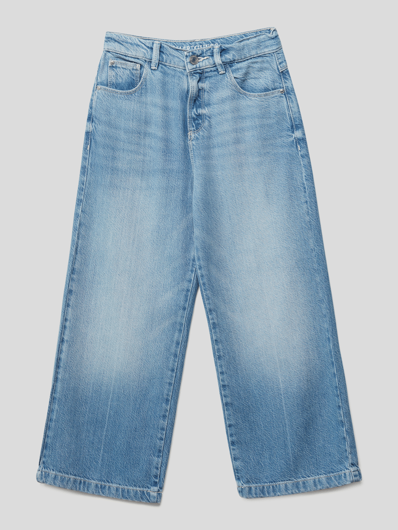 Jeans mit Label-Applikation in jeans