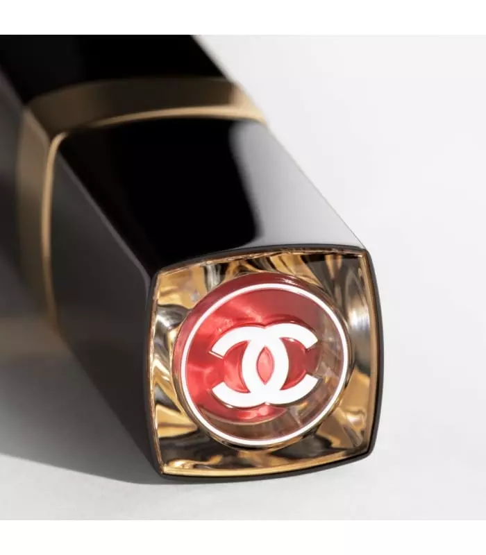 ROUGE COCO FLASH La Couleur, la Brillance, l'Intensité en un Éclair