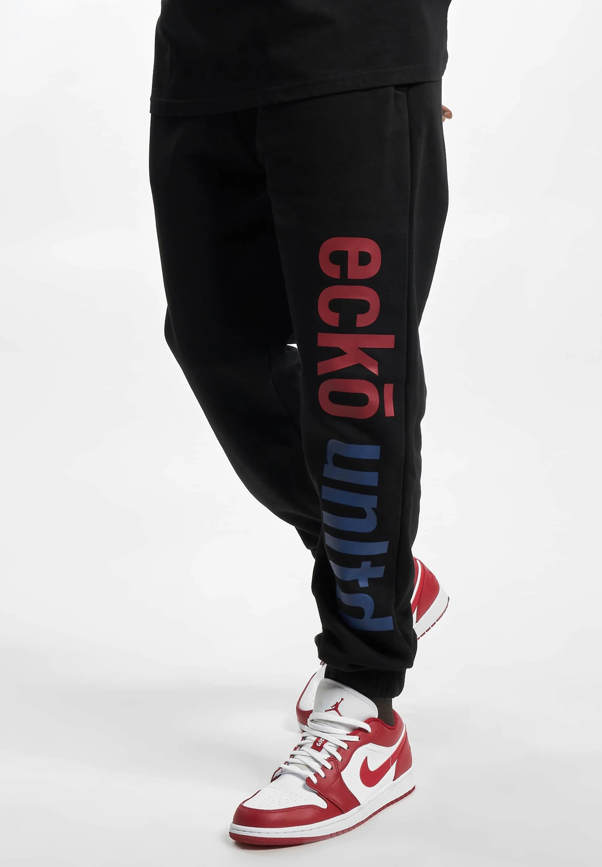 Pantalones deportivos ecko unltd.