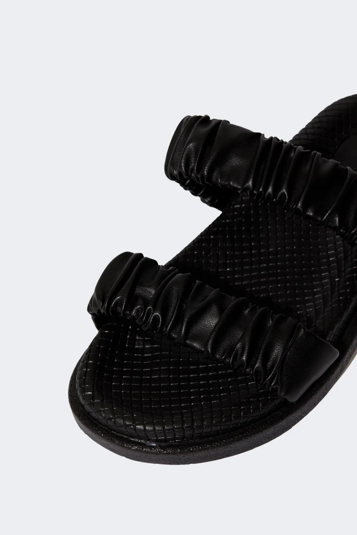 DeFacto  Damen-Sandalen mit doppeltem Riemen und dicker Sohle
