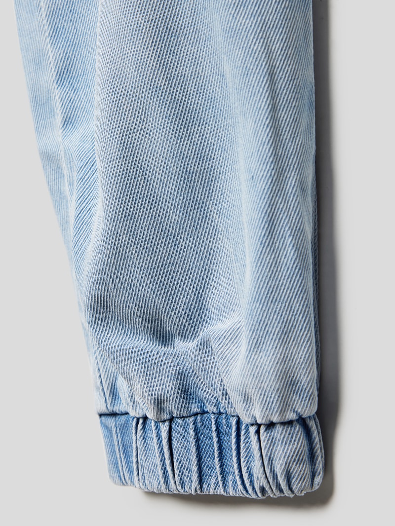 Cargohose mit elastischem Bund in jeans