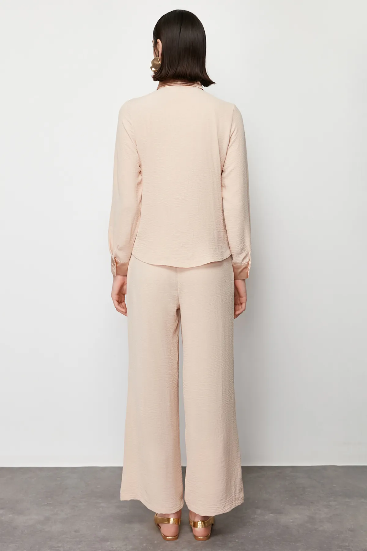 Trendyol Modest  Nerz Satin Detailliert Gewebtes Aerobin Hemd Hosen Unterteil Top Set TCTSS24US00049