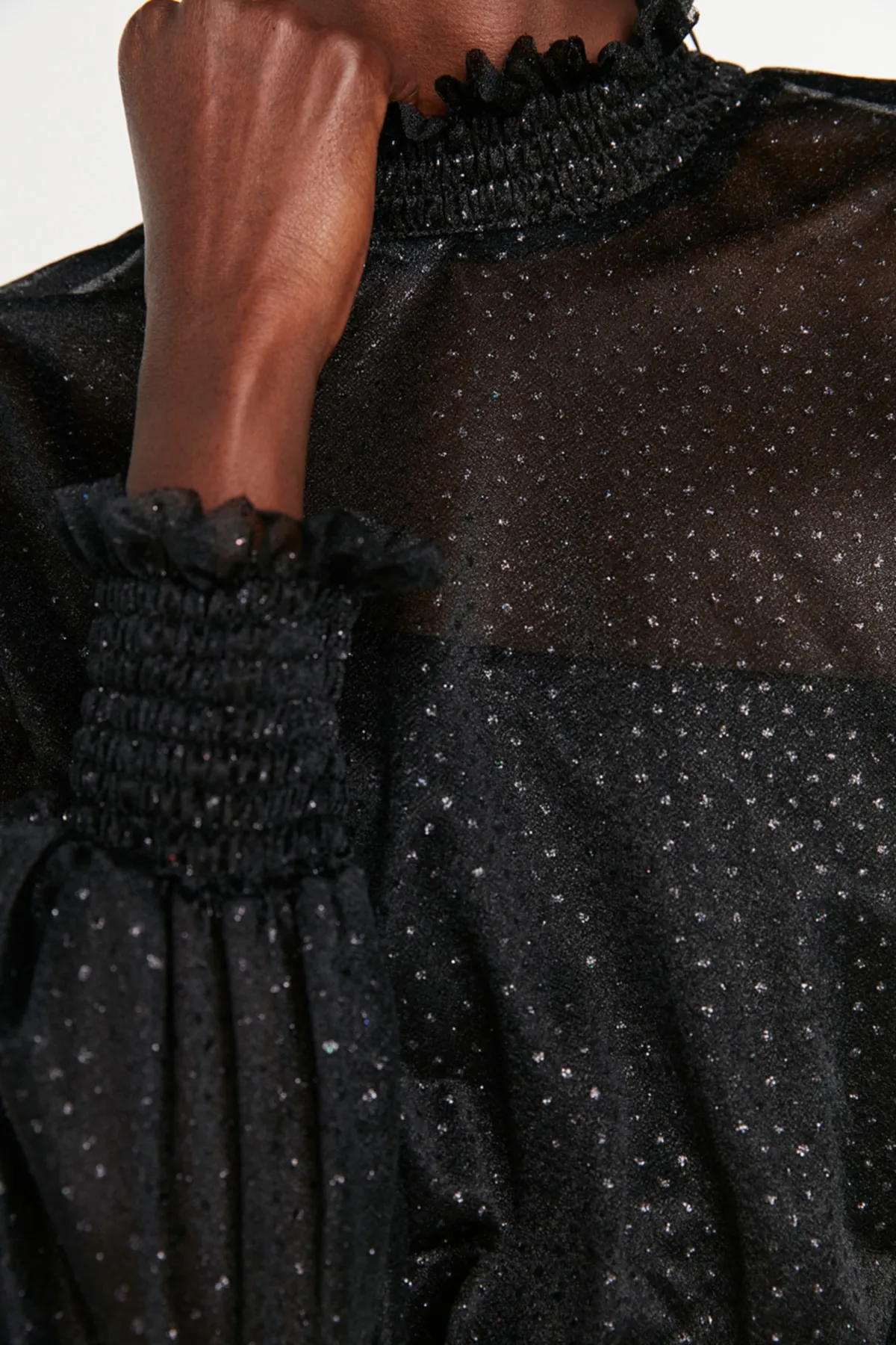 Trendyol Collection  Elegantes Abendkleid aus schwarzem Lurex-Gimped-Gewebe TPRAW22EL1913