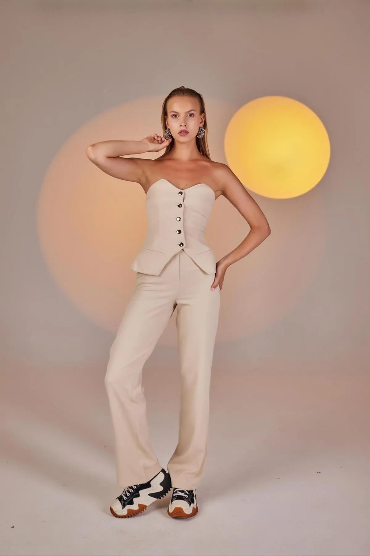 HOLLY LOLLY  Panky-Hose aus Stoff mit hoher Taille und Knopfverschluss in Beige