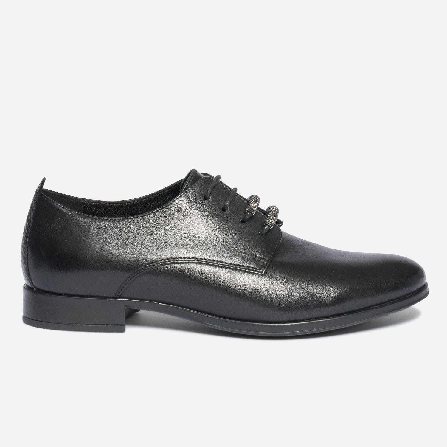 Derby noir en cuir avec perles fantaisie