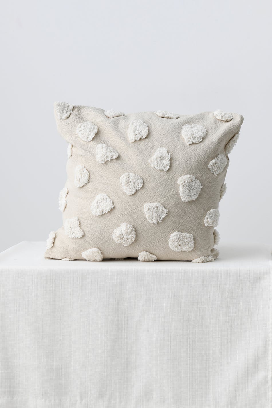 Tufted cushion cover