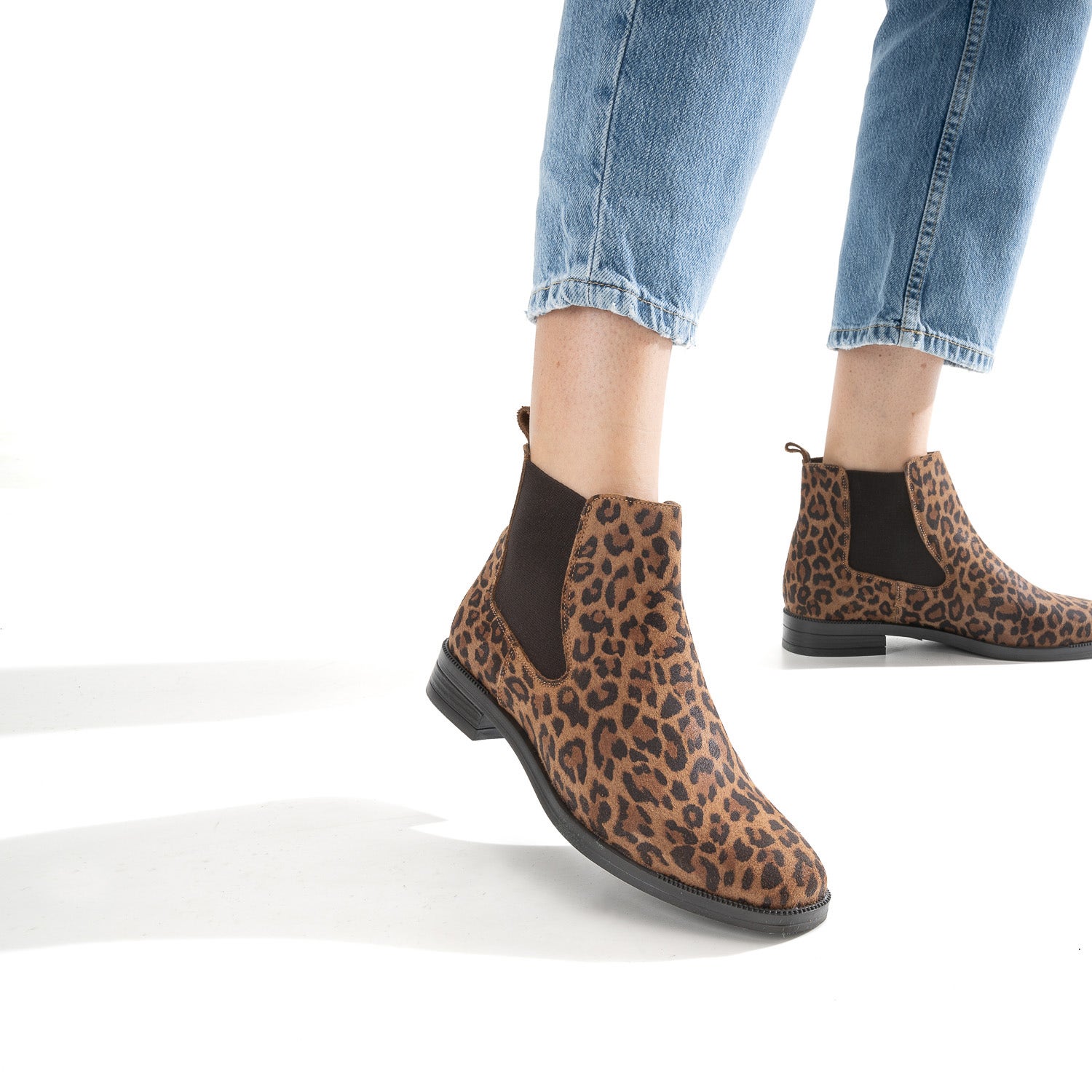 Chelsea boots camel éco-conçu cuir velours à motif léopard