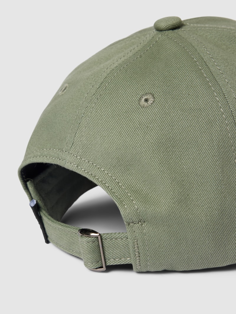 Basecap mit Label-Stitching Modell 'Embro' in grün