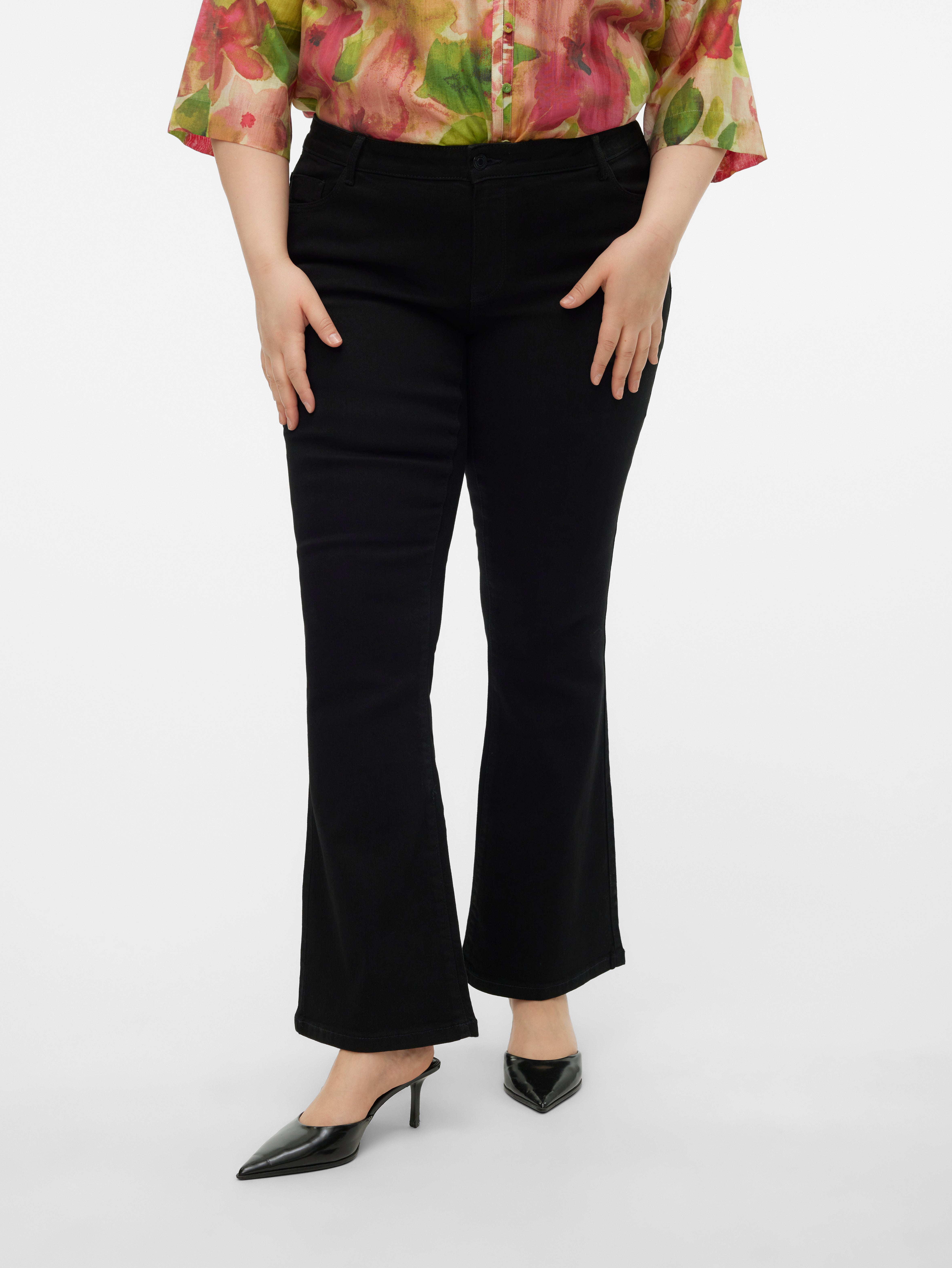VMCELLY Mid Rise Ausgestellt Jeans