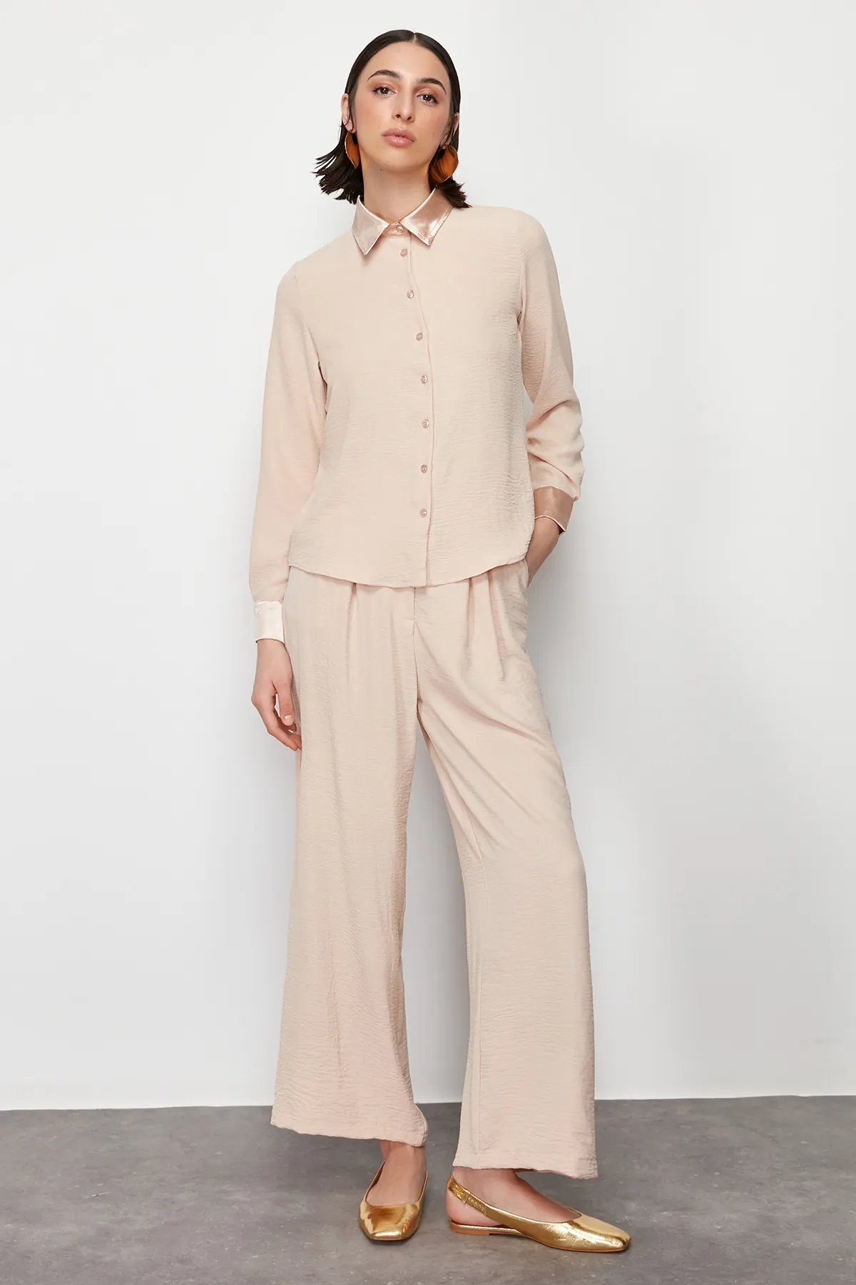 Trendyol Modest  Nerz Satin Detailliert Gewebtes Aerobin Hemd Hosen Unterteil Top Set TCTSS24US00049