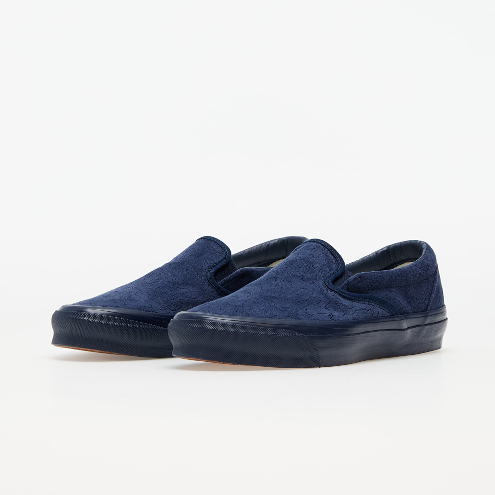 Vans OG Classic Slip On Velvet Embroidery Lx VN0A45JK9RG1 / blau