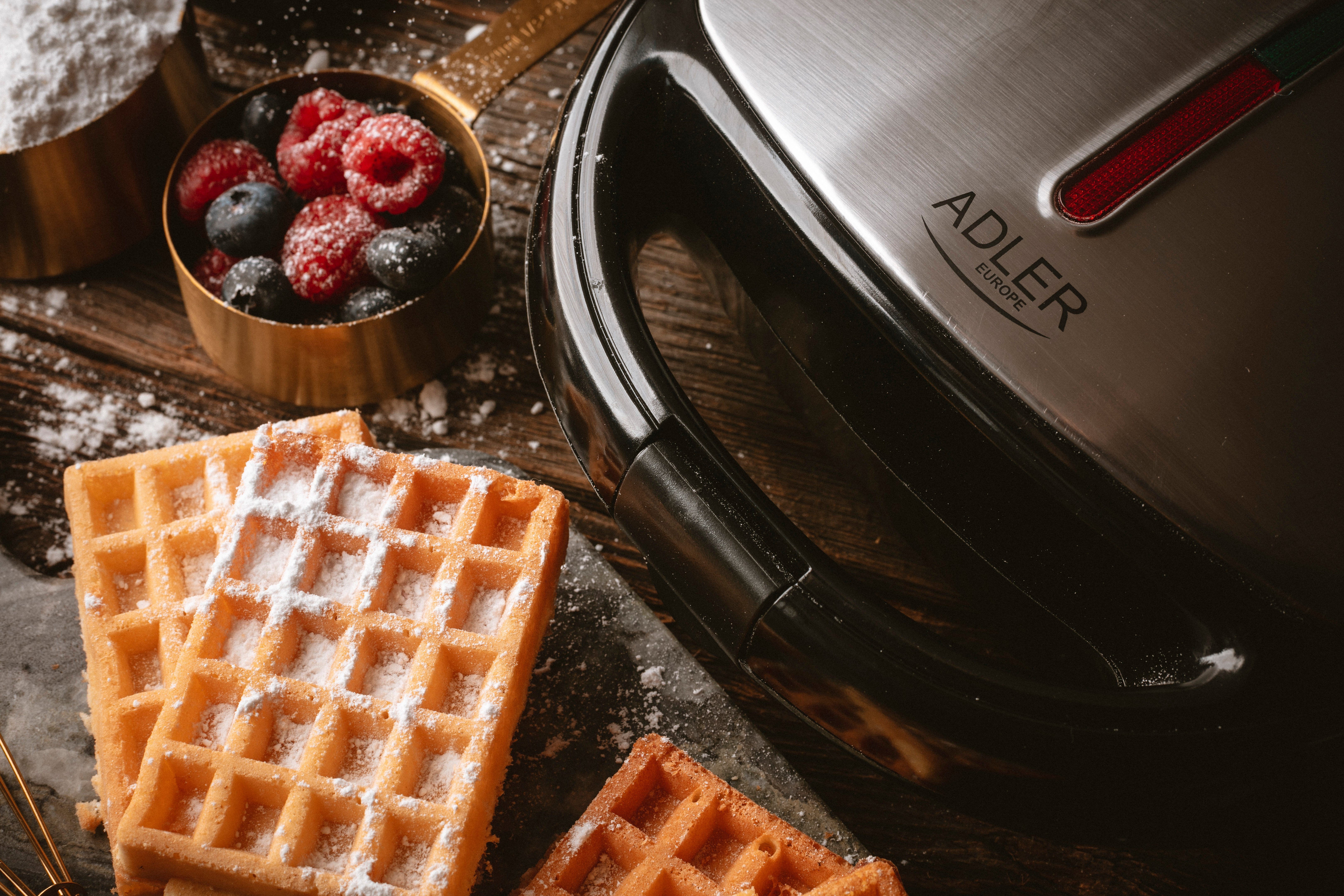 JUNG Sandwichmaker ADLER A3040 Sandwichmaker Sandwich Maker Waffeleisen Kontaktgrill, 1200 W, Toaster Antihaftbeschichtet leichte Reinigung Sandwichtoaster BPA frei