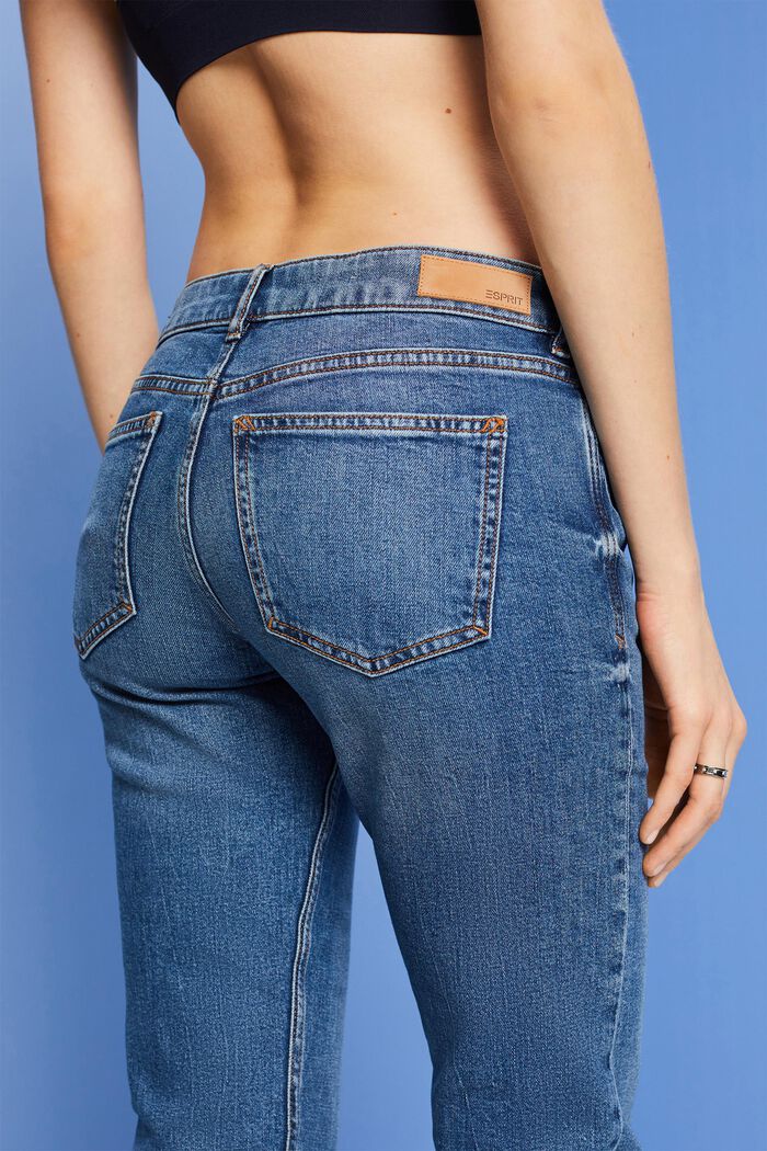 Capri-Jeans mit mittelhohem Bund