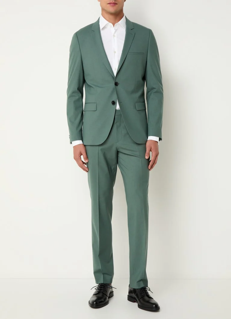 HUGO BOSS Arti/Hesten232X dopasowany dwuczęściowy garnitur z mieszanki wełny.
