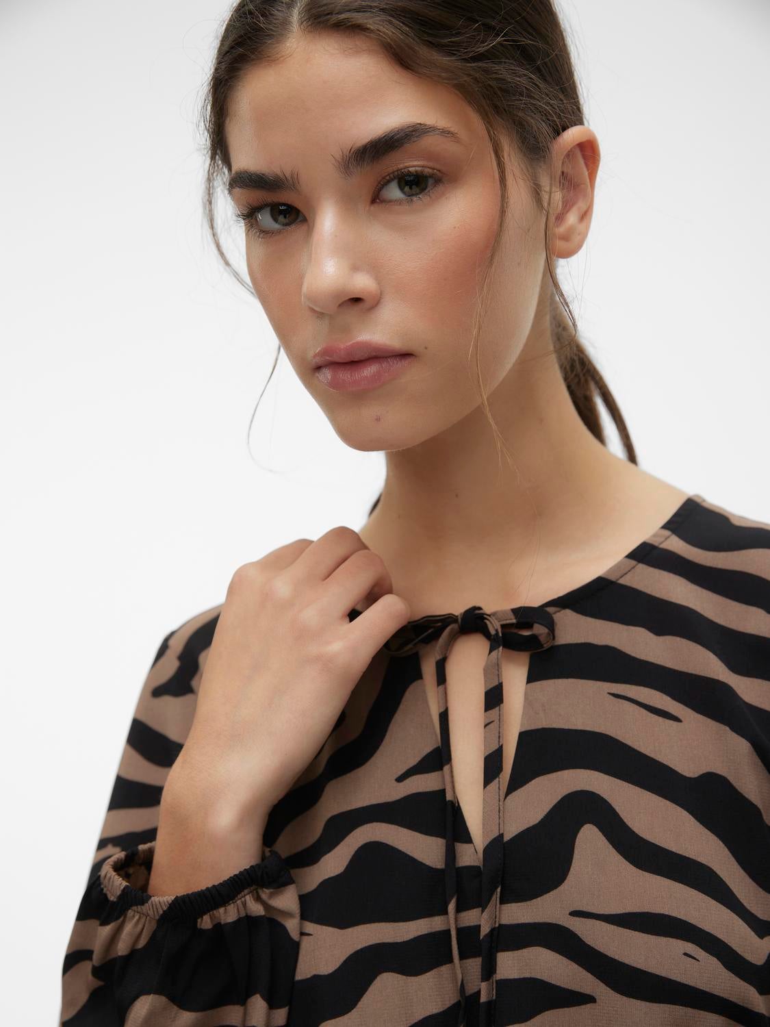 VMSHILAH Kurzes Kleid
