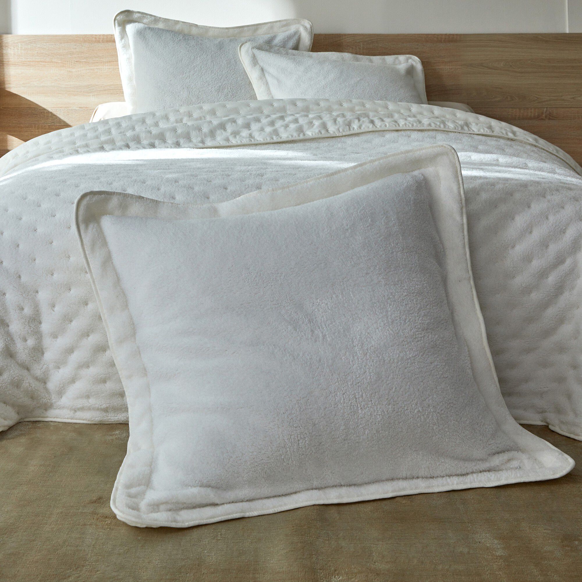 Couvre-lit réversible microfibre matelassée/sherpa