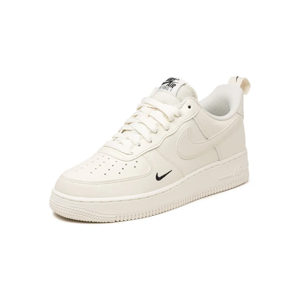 Nike Air Force 1 07 FZ4625-100 / pink