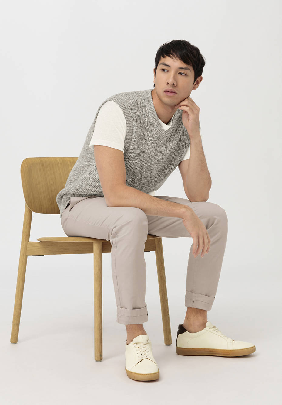V-Neck-Pullunder aus Bio-Baumwolle mit Leinen