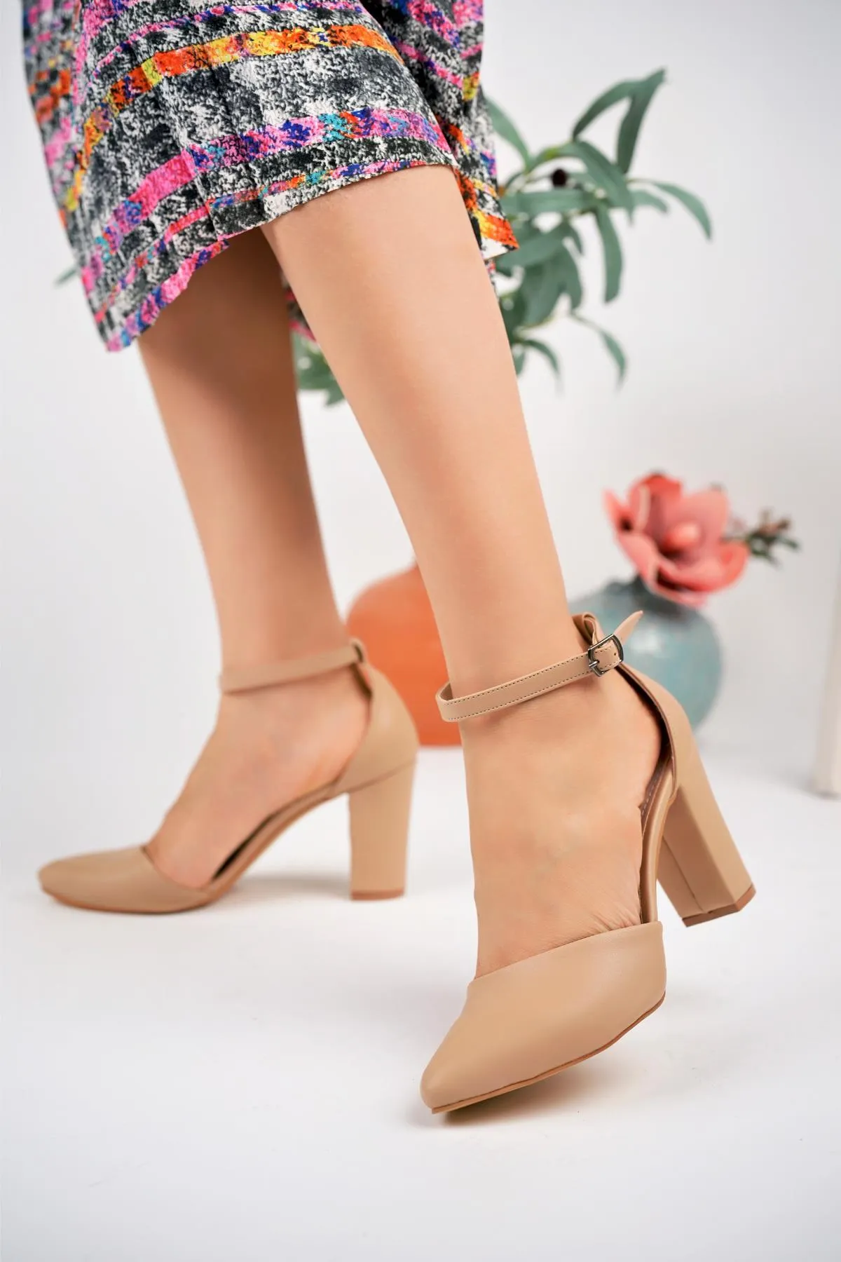 MUGGO  Soffy garantiert Damenschuhe im klassischen Alltagsstil, stilvoll und bequem mit Absatz