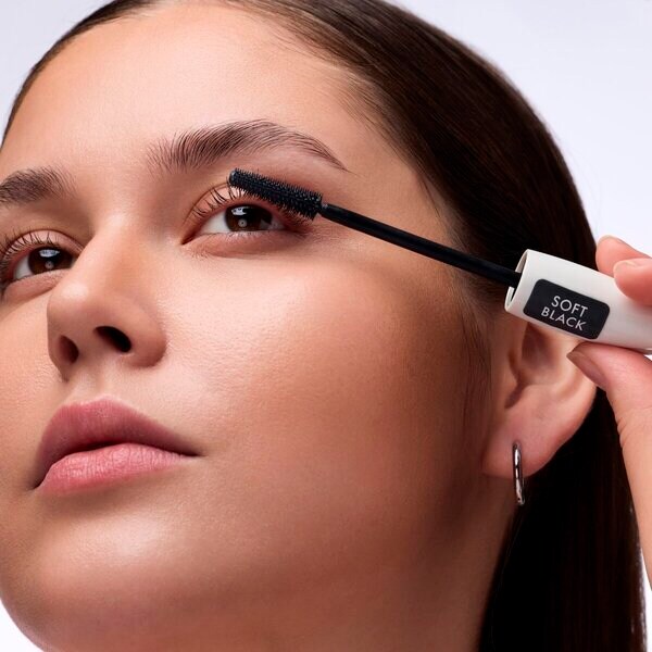 Base para máscara de cílios Catrice Glam & Doll com cor, 10ml