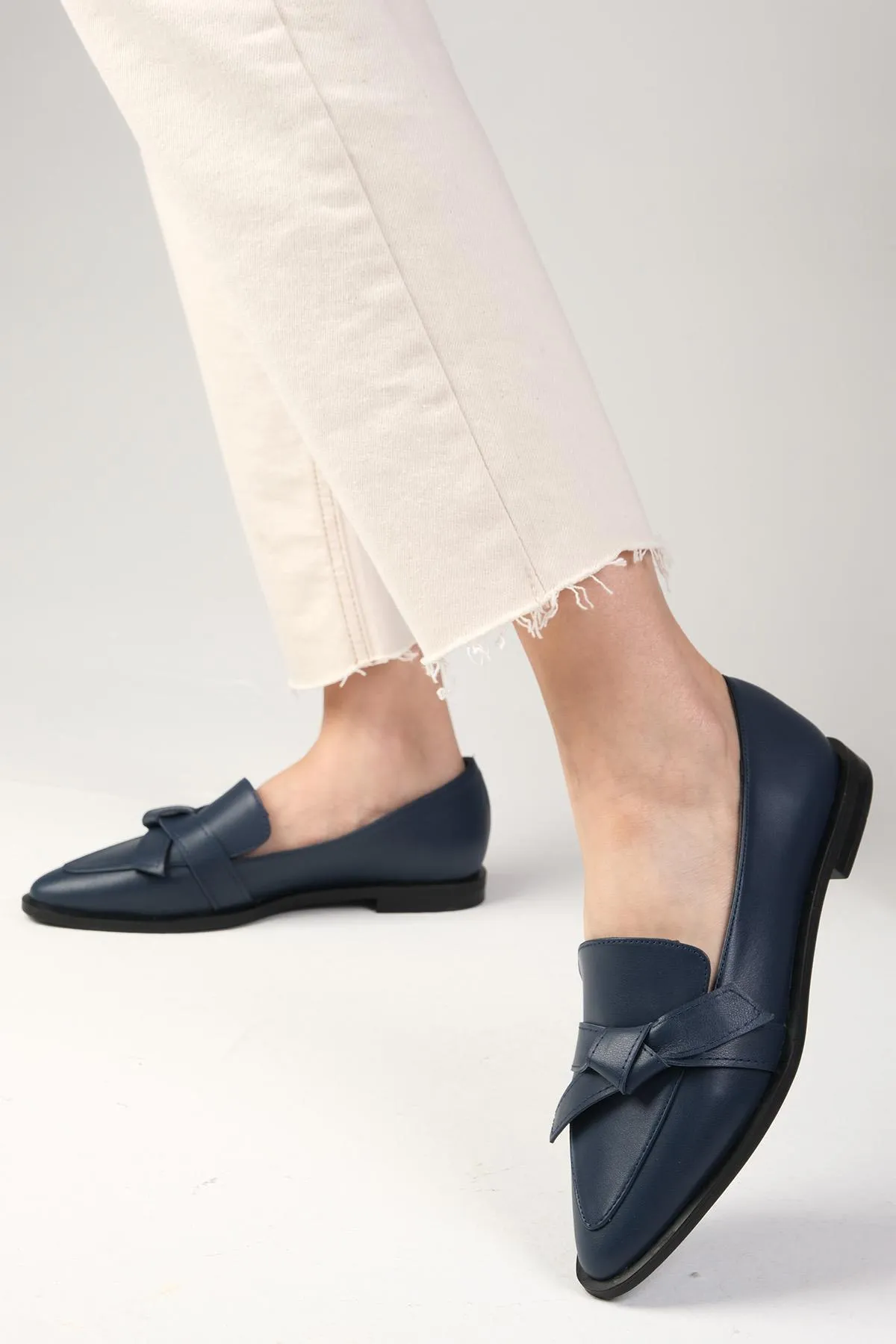 Mio Gusto  Ezra Damen-Loafer-Tagesschuhe aus echtem Leder in Marineblau