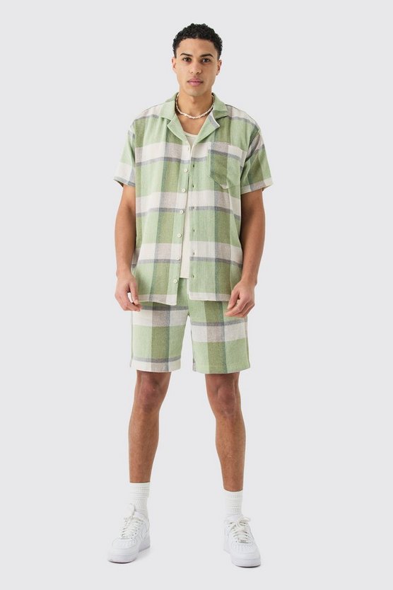 Strukturiertes kariertes Oversize Hemd und Shorts