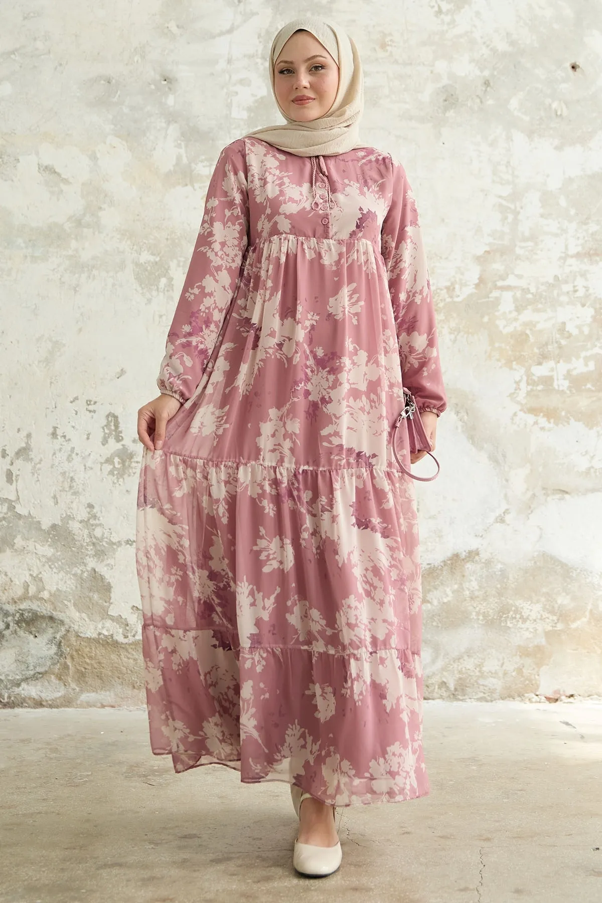 InStyle  Chiffonkleid mit Blattmuster und Quasten vorne aus getrockneten Rosen