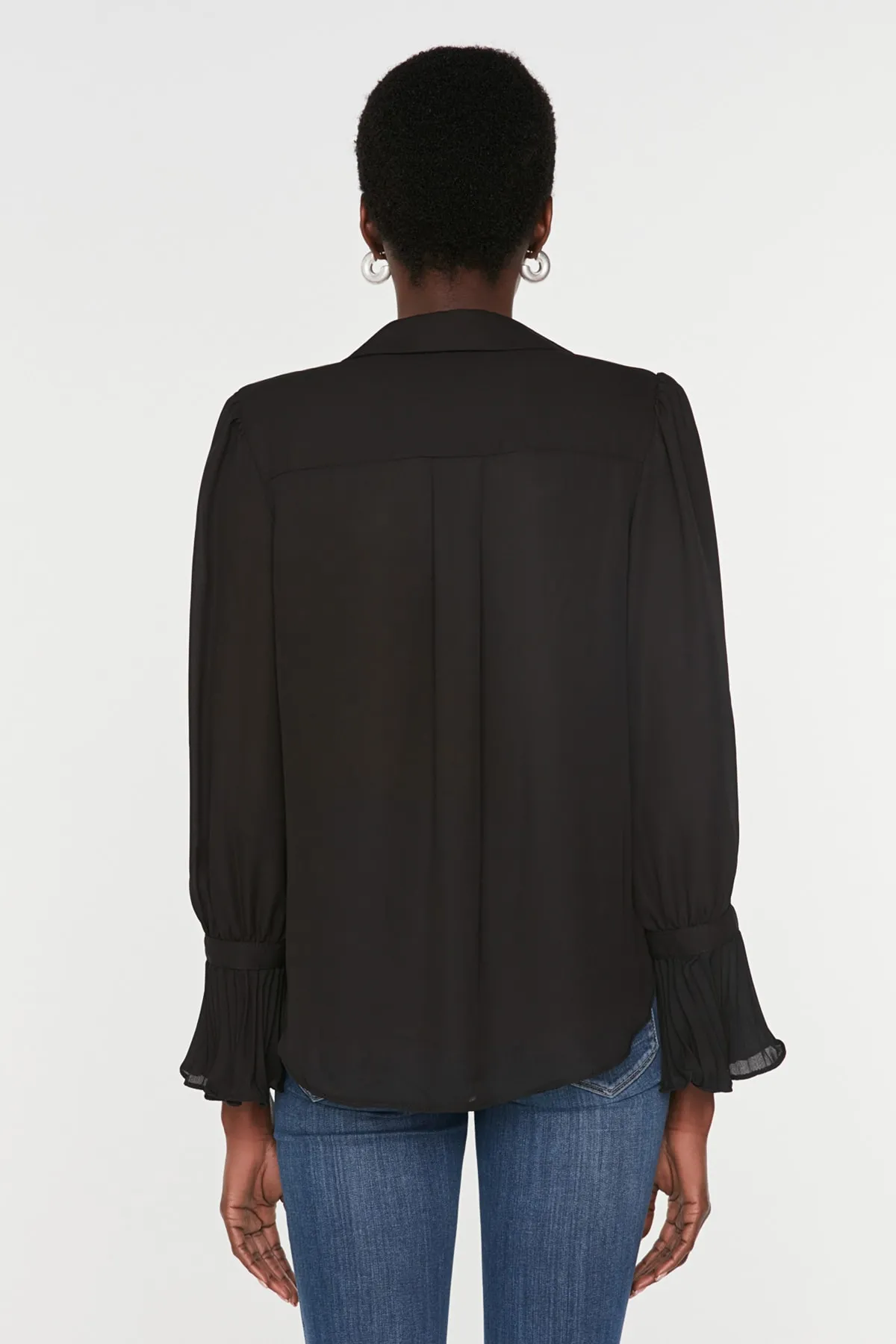 Trendyol Collection  Schwarzes gewebtes Hemd mit spanischen Ärmeln - Regular Fit TWOAW22GO0487