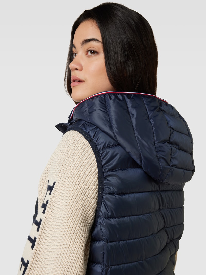 Steppweste mit Label-Stitching in marineblau
