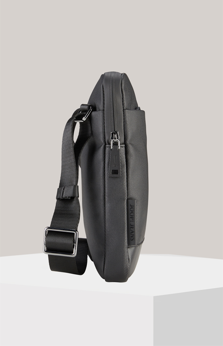 Crossbody-Schultertasche Marcena Liam in Schwarz