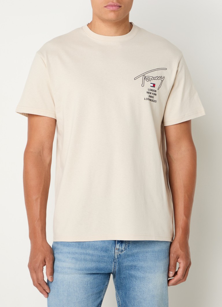 Tricou Tommy Hilfiger cu logo și imprimeu pe spate.