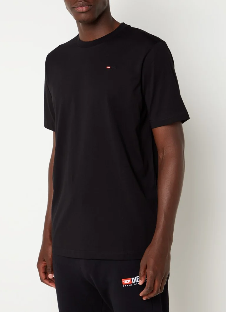 Diesel Microdiv -t-paita, jossa logobrodeeraus