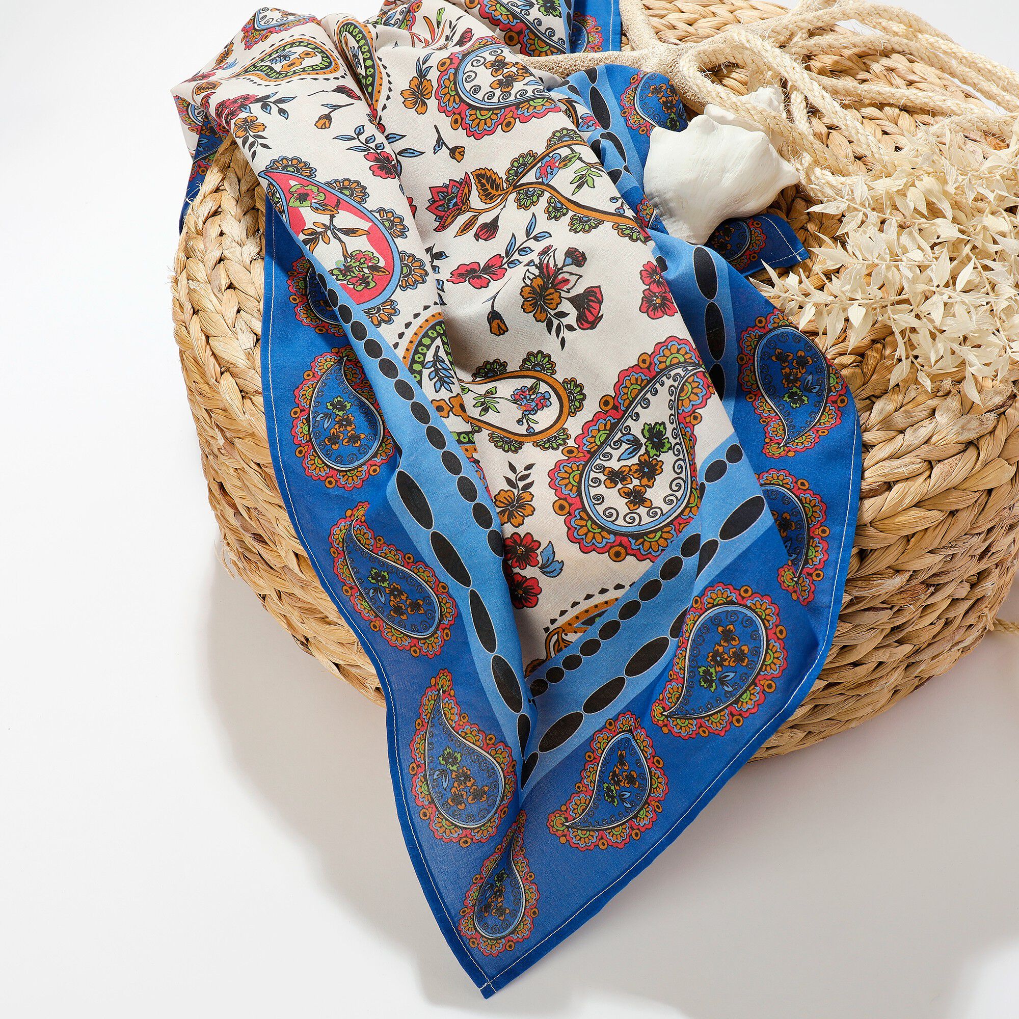 Foulard fabriqué en France imprimé cachemire, 100 x 100 cm