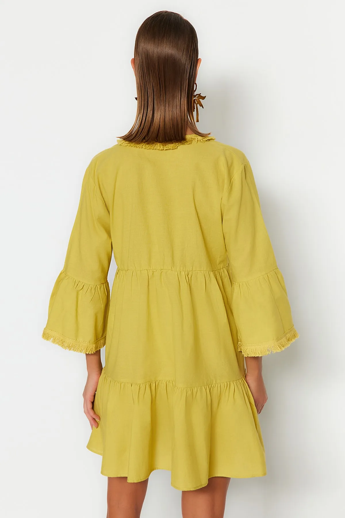 Trendyol Collection  Ölgrünes, gewebtes, besticktes Mini-Strandkleid aus 100 % Baumwolle TBESS21EL1351