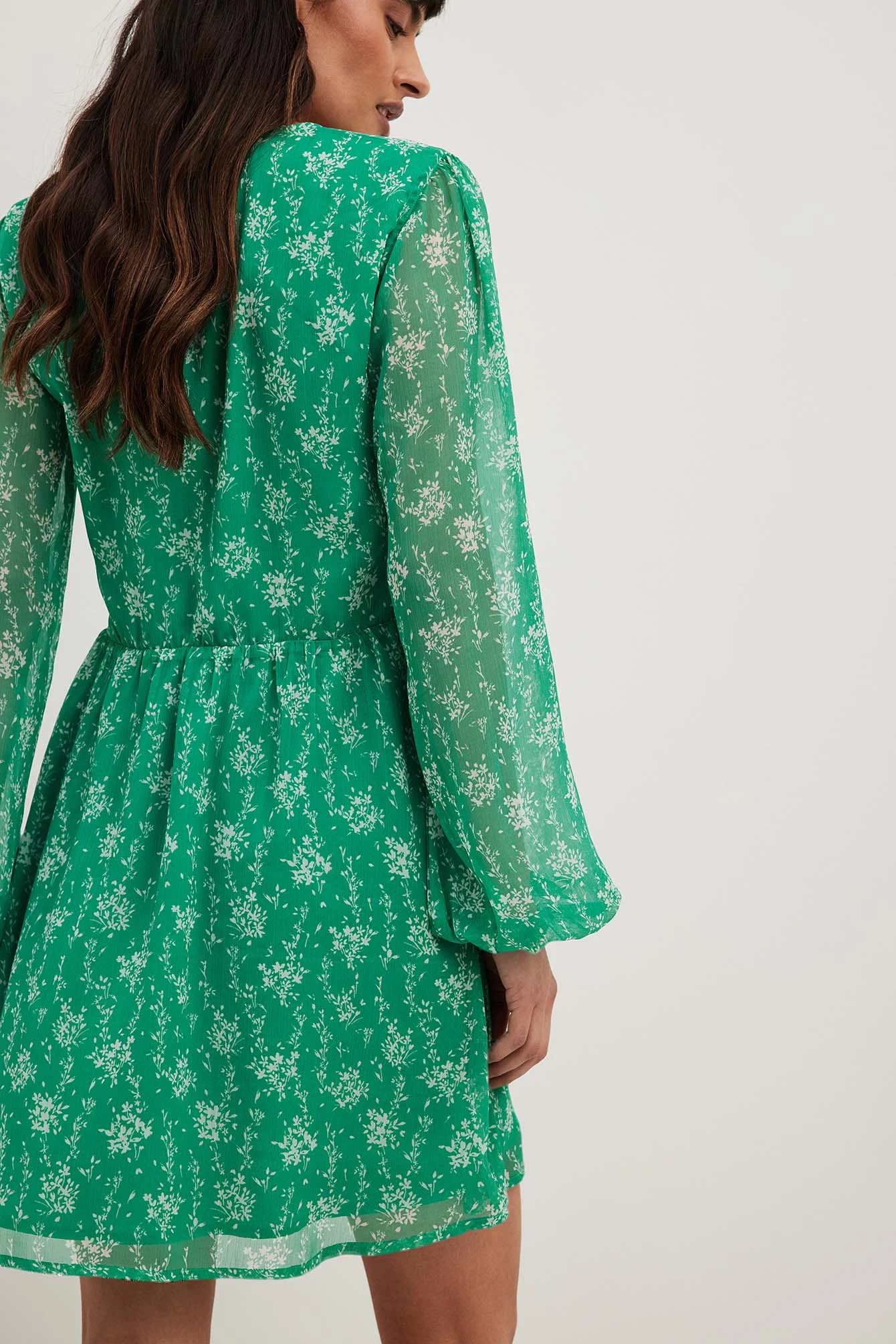 Minikleid mit Puffärmeln