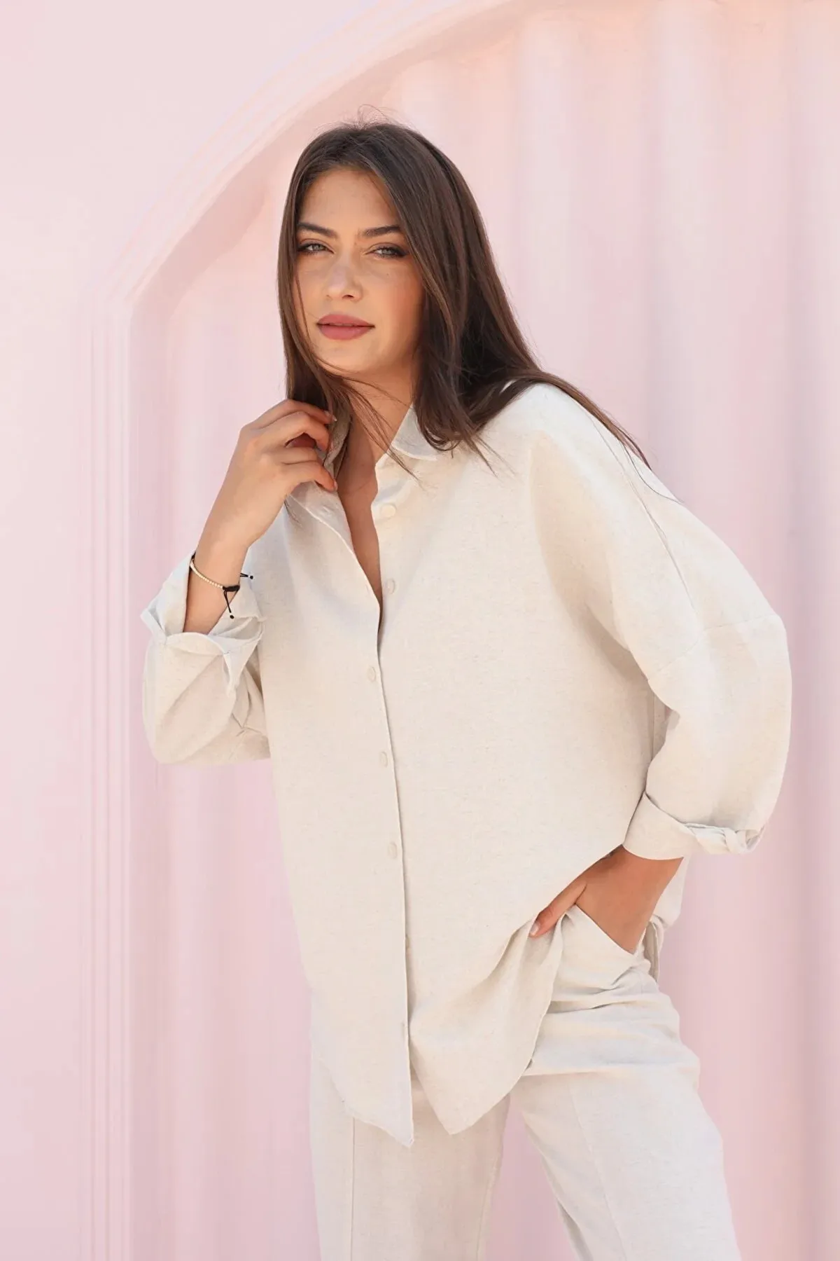 Laluvia  Steinfarbenes Leinenhemd, Shalwar-Hose, Oberteil und Unterteil im Set