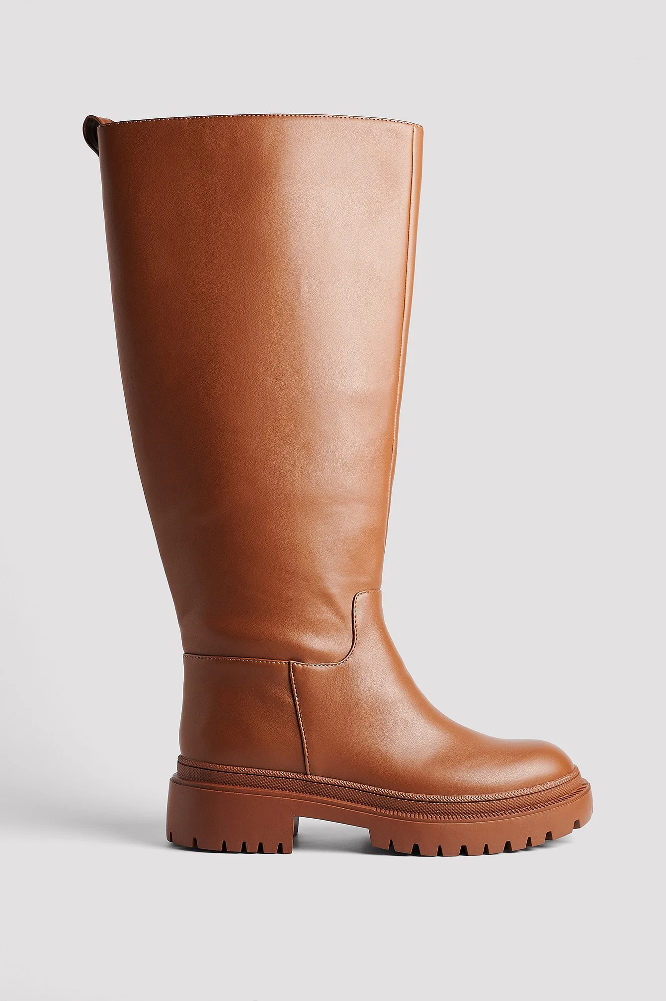 Schaft-Stiefel mit Profil-Sohle
