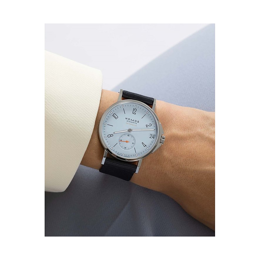 Nomos Glashütte Unisexuhr Ahoi neomatik 38 date sky