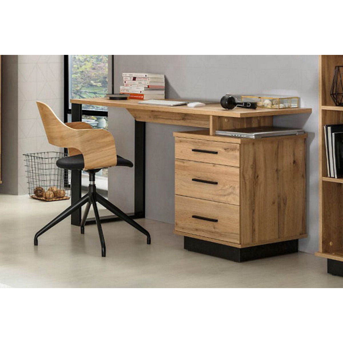 Schreibtisch Bürotisch Lamia 135x56cm Wotan Eiche schwarz