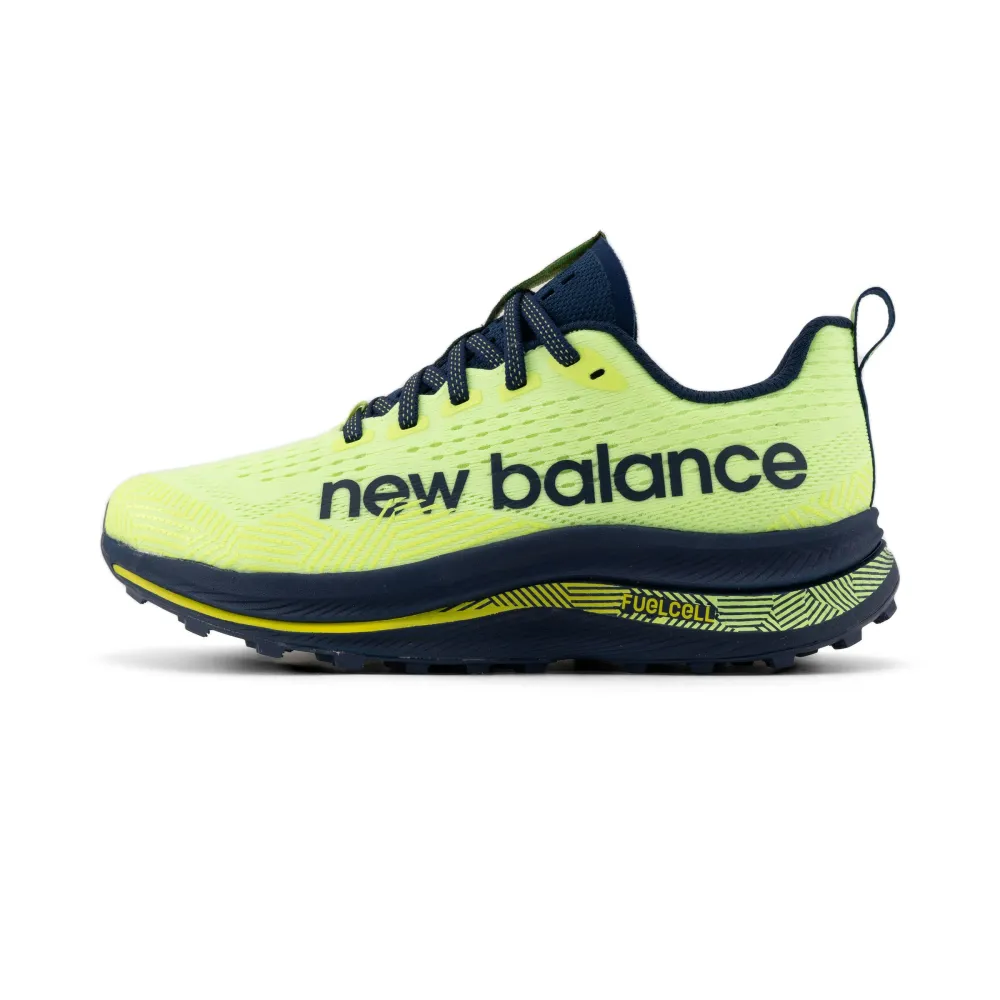 New Balance FuelCell SuperComp Trail WTTRXCCB / grün