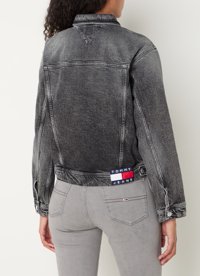 Tommy Hilfiger Mom traper jakna s džepovima na prsima i sa strane