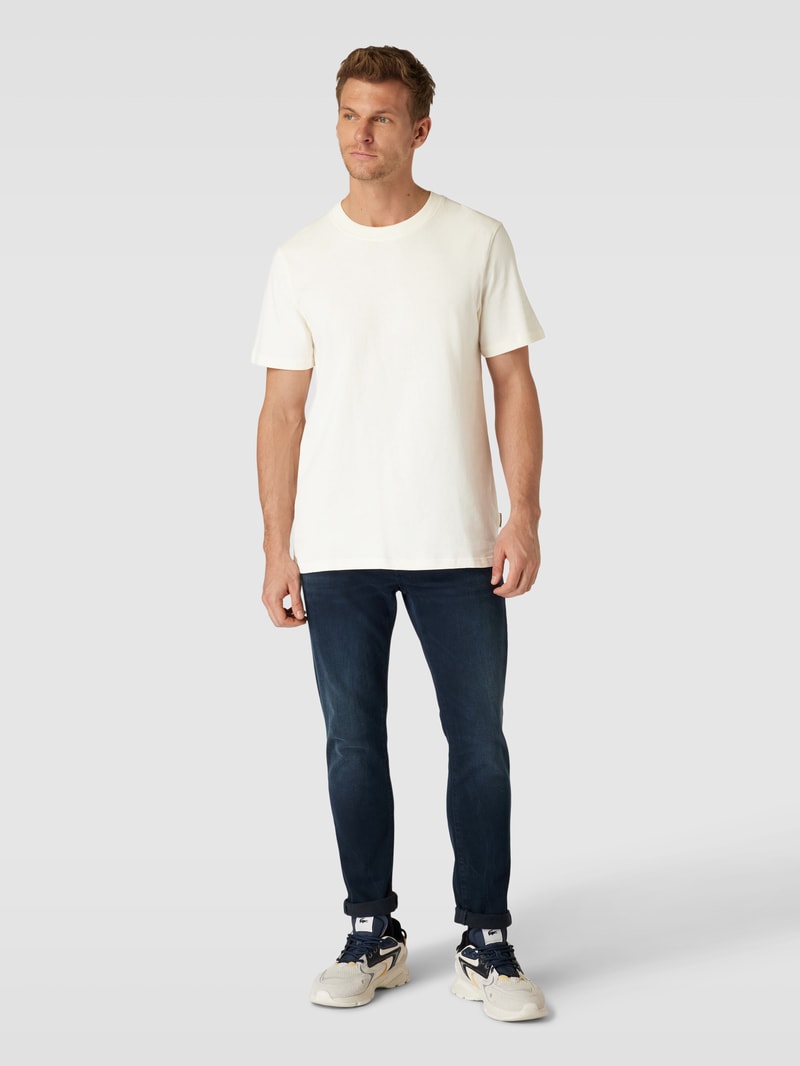 T-Shirt mit Label-Detail Modell 'MAARKOS' in offwhite