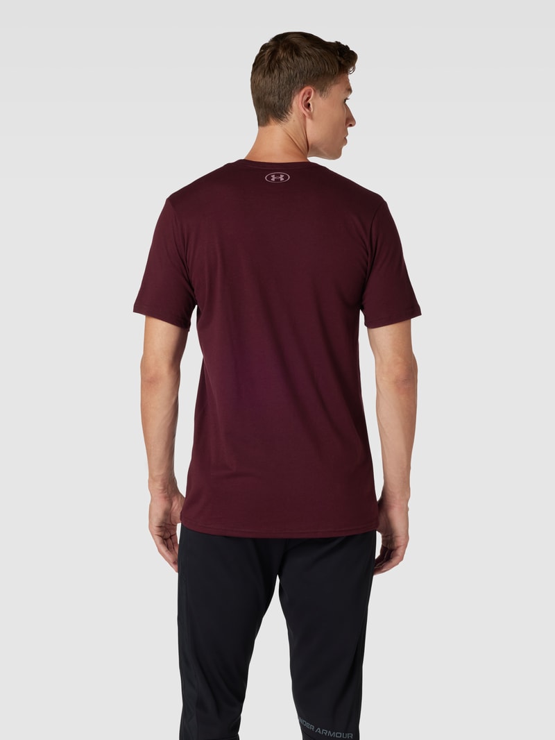 T-Shirt mit Label-Print in bordeaux rot
