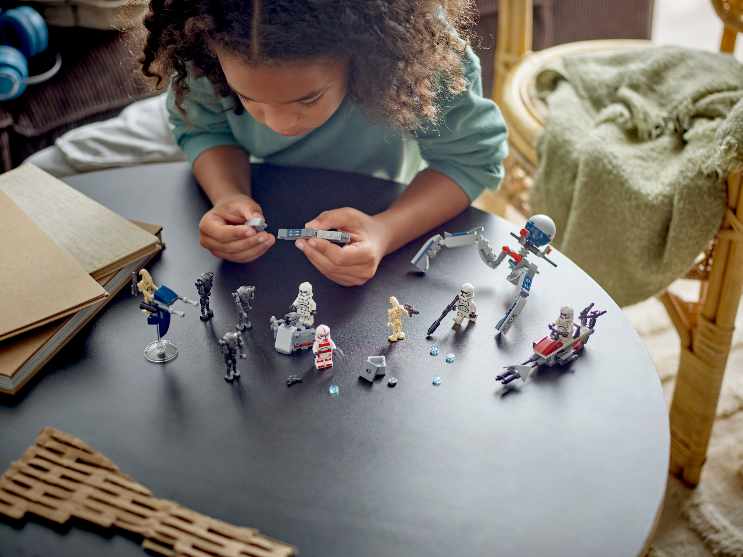 Clone Trooper™ & Battle Droid™ Battle Pack 75372