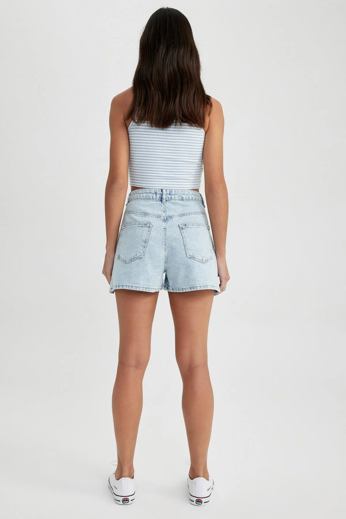 DeFacto  Jeansshorts mit hoher Taille im Mom-Fit aus 100 % Baumwolle A2628ax23sm