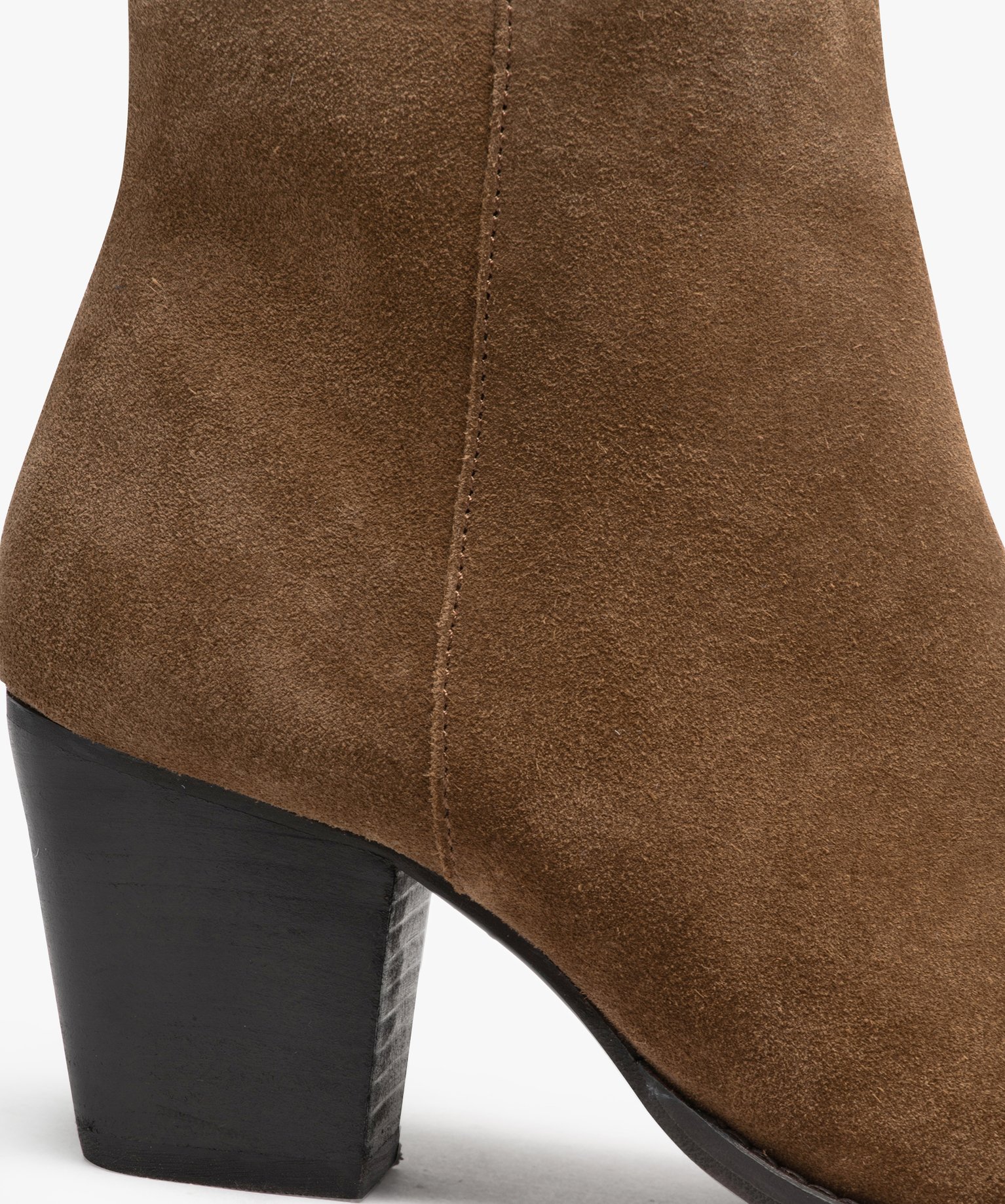 Boots femme unies en cuir suédé à talon carré beige | GEMO