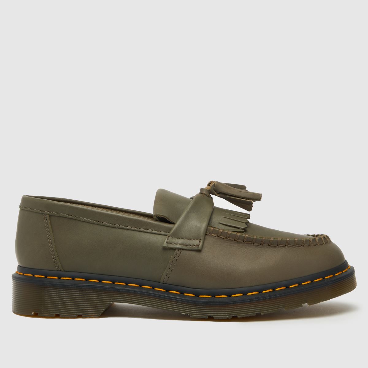 Dr Martens – Adrian – Khakifärgade loafers med gula sömmar